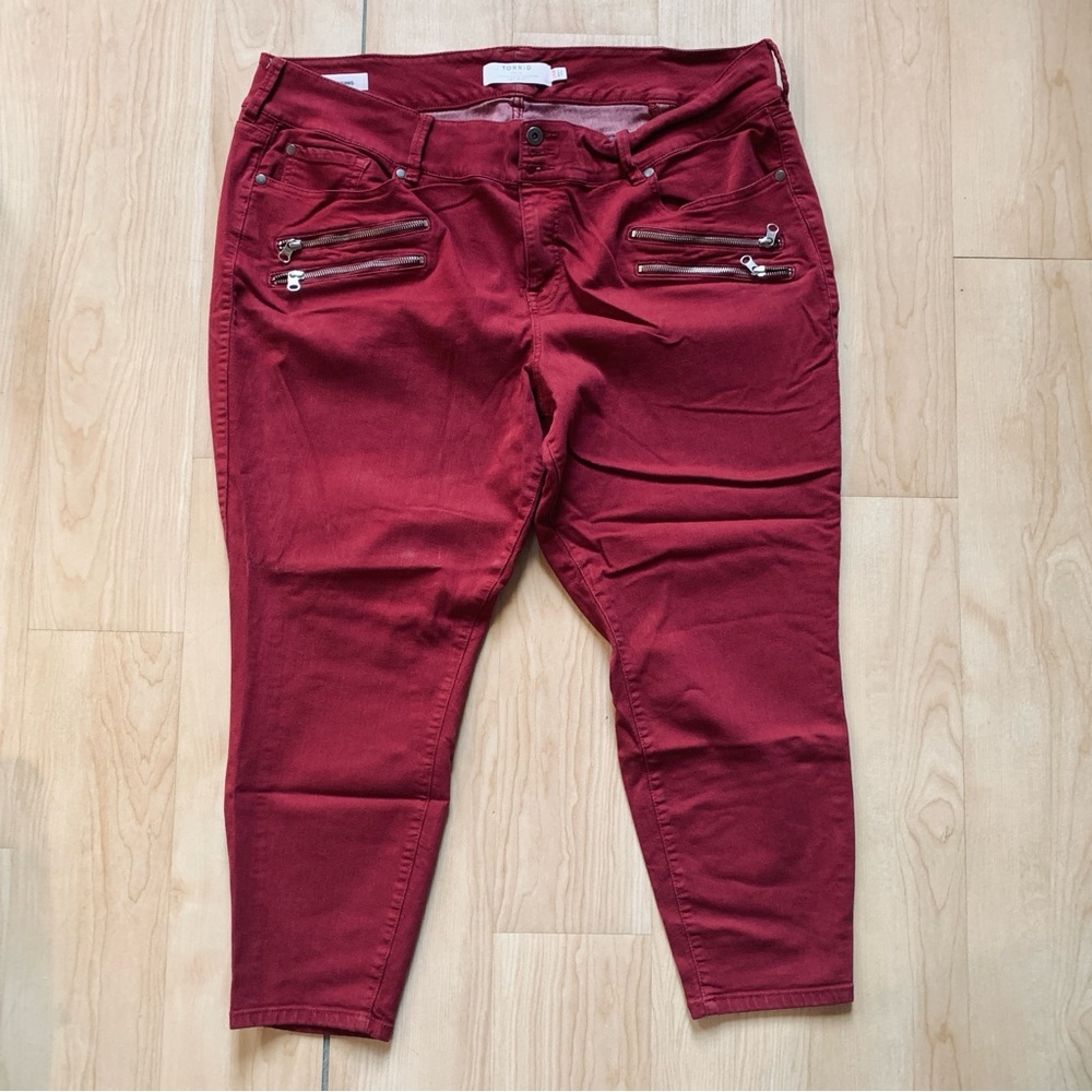 LIKE NEW Torrid crimson red stretch denim jeggings/jeans, sz 26R